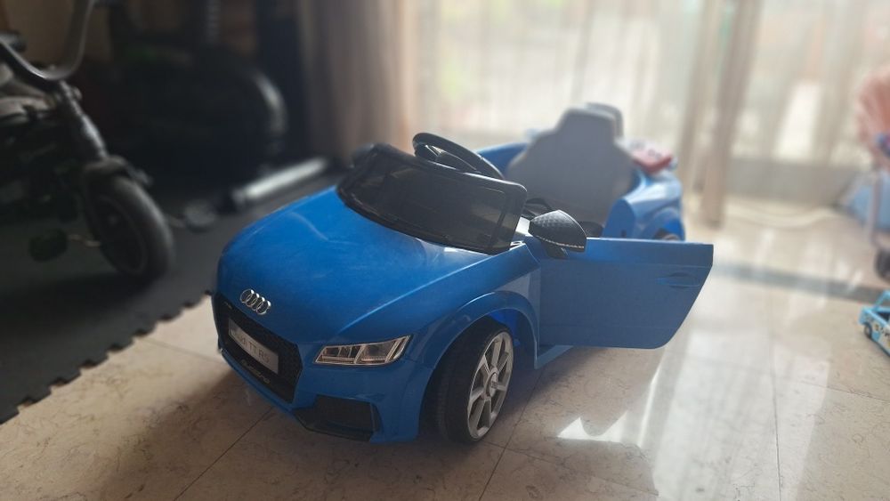 Carro infantil Audi TT RS 12V