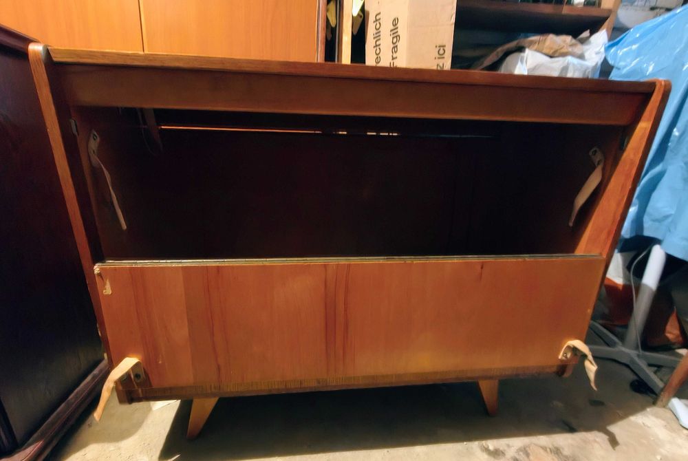 Bieliźniarka z lat 60-tych do odnowienia