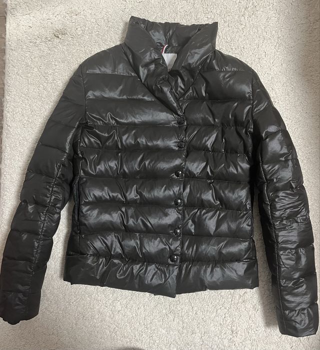 Курточка Moncler