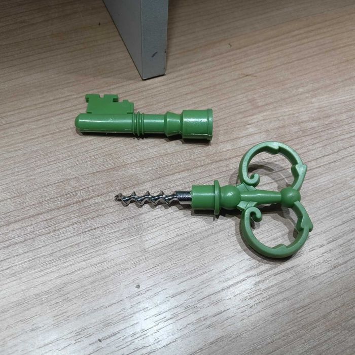 Korkociąg w kształcie klucza