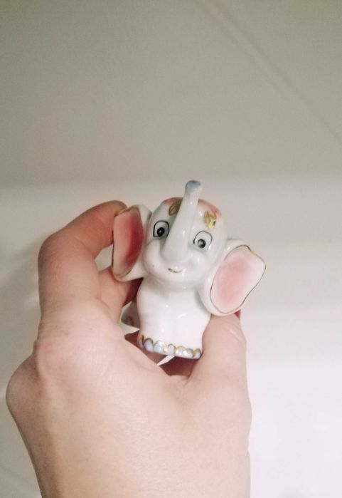 Porcelanowy słonik na szczęście