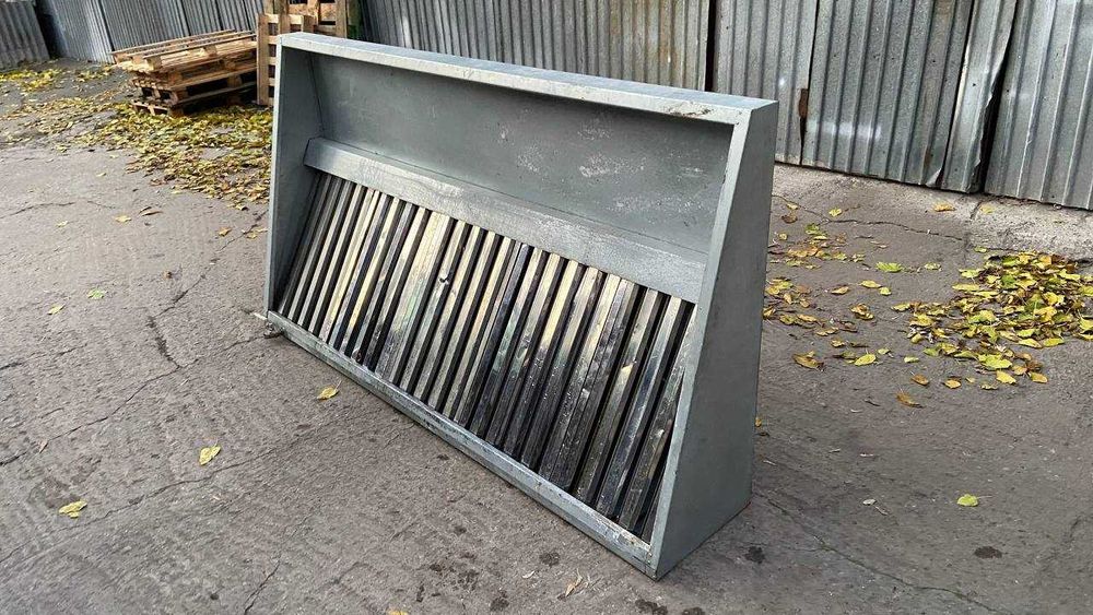 Б/у вытяжной зонт из нержавейки для кафе ресторана бара общепита