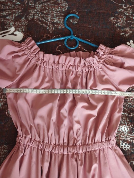 Красиве елегантне плаття