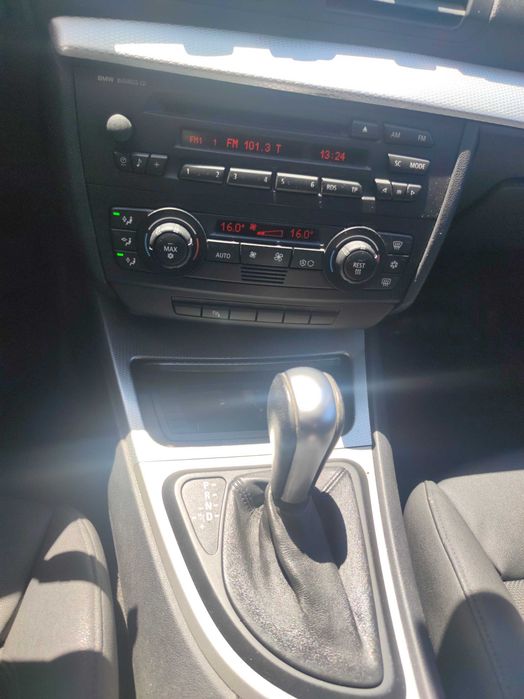 Vendo BMW 120d (E87) de 2006 com caixa automática, em muito bom estado geral de mecânica e interiores. Carro muito dinâmico e confortável