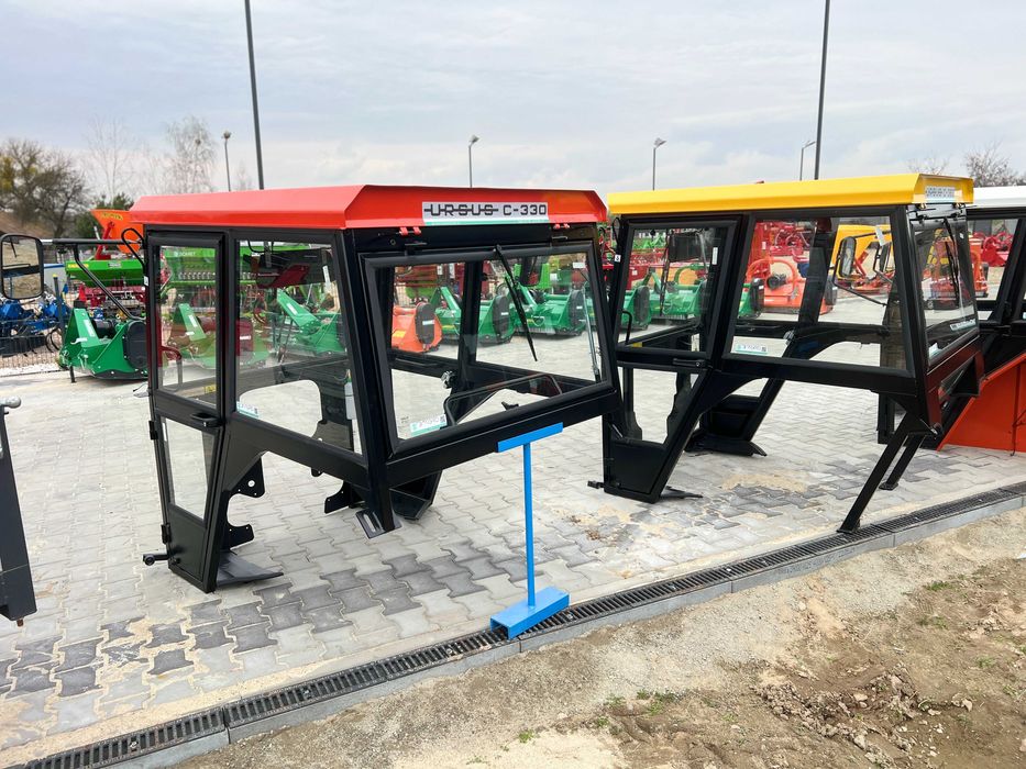 Kabina Ursus C360 C-360 C-330 C330 T-25 z błotnikami NAGLAK ---RATY---