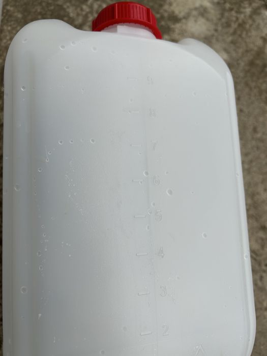 Продаються каністри 10 л.