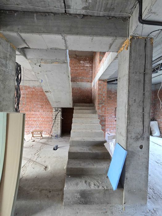 Продаж таунхаусу з видом на р. Дніпро в ЖК «Comfort City Lagoon».