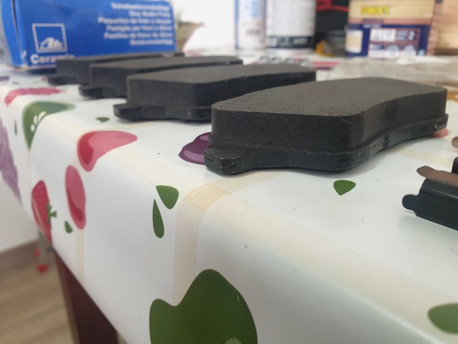 ATE Ceramic 13.0470_2784.2 - Pastilhas de travão para Ford