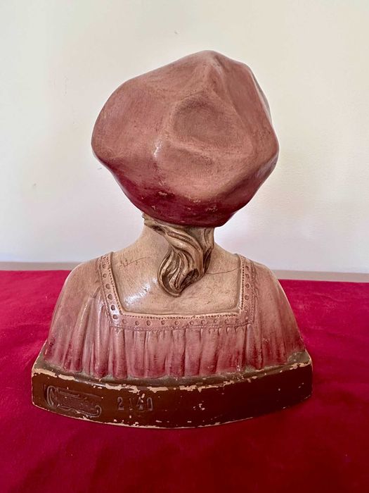 Busto de cerâmica de "A Nova Decorativa" Coimbra