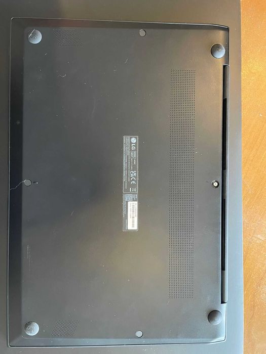 Portátil LG Gram 16" Leve i7 16GB 512GB - Como Novo