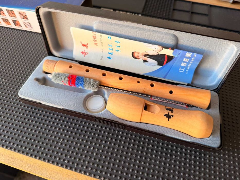 Flauta de madeira (8 furos) QIMEI QM8A-27G +estojo rígido e acessórios