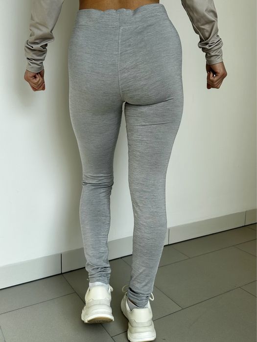 Srebrne / szare legginsy sportowe damskie