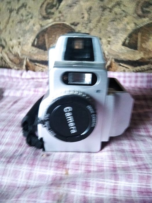 Продам видеокамеру Самсунг и пленочную фотокамеру Canon 35мм