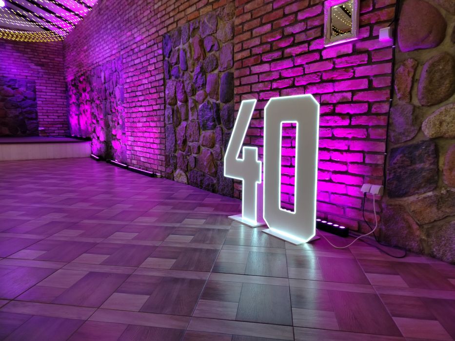 Cyfry LED.                 .