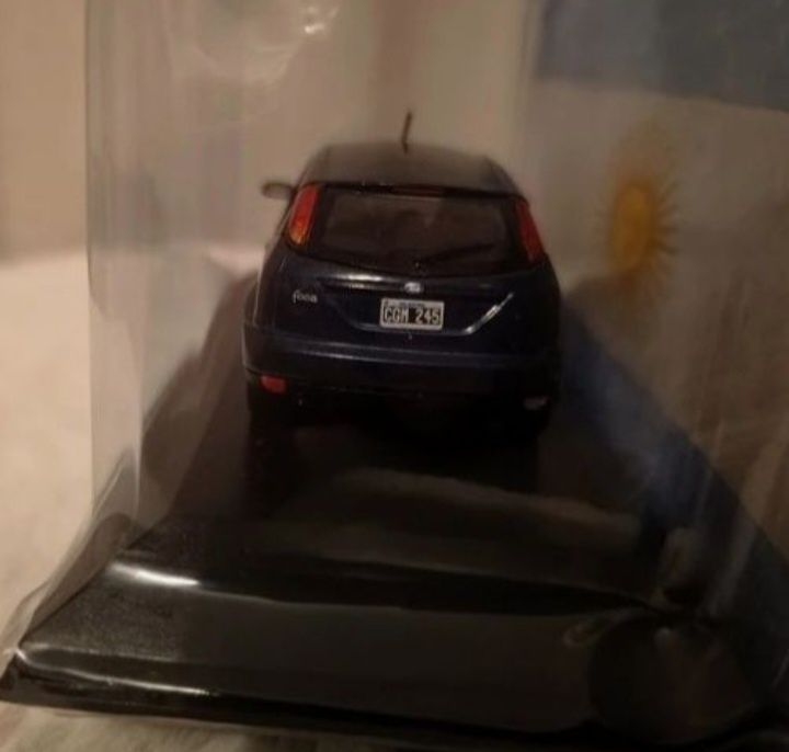 miniatura ford focus clx 1998 escala 1/43