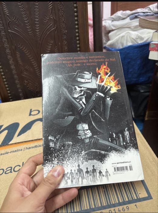 Livro: o detective esqueleto