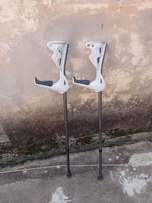 Muletas em bom estado
