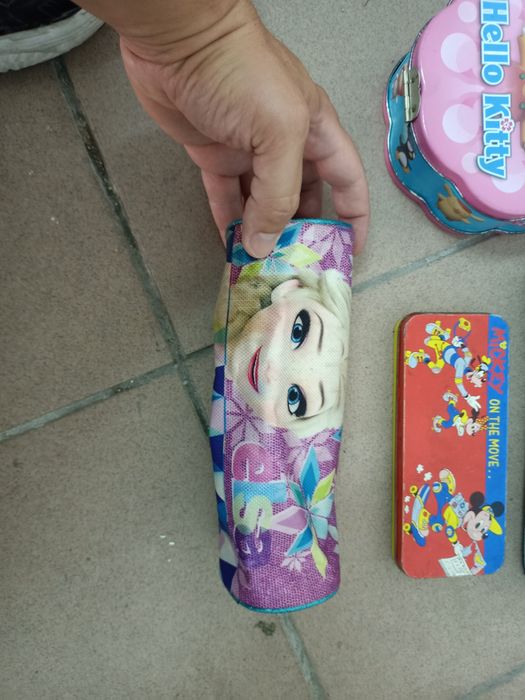 Conjunto de 4 Estojos Escolares + Oferta