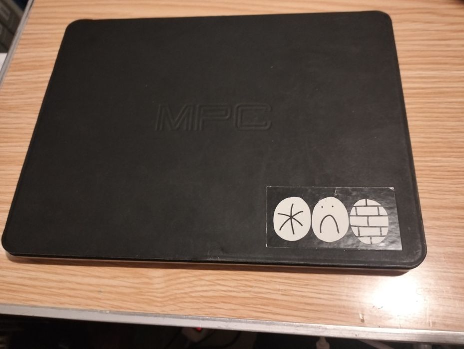 Akai Professional MPC Element DJ Sampler Pro MIDI Control Pad Silver64284985073026122