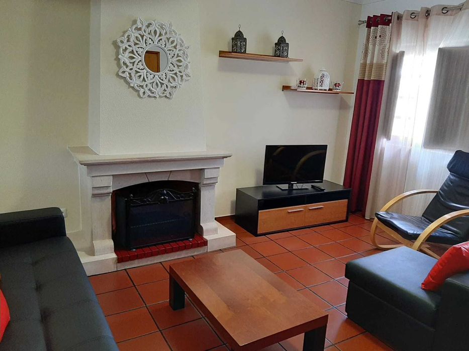 T2 c/terraço , disponivel  8 a 15 Agosto