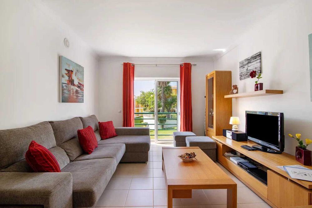 T2 a 3 km da praia com piscina - Encosta São José by Gabi Miguel