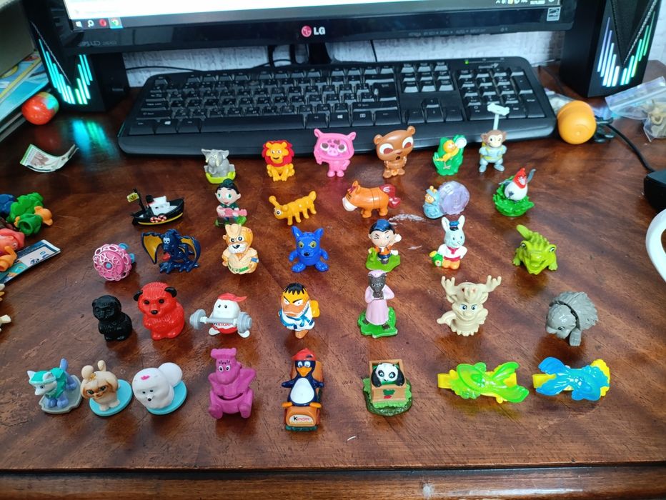 Киндер сюрприз Игрушки