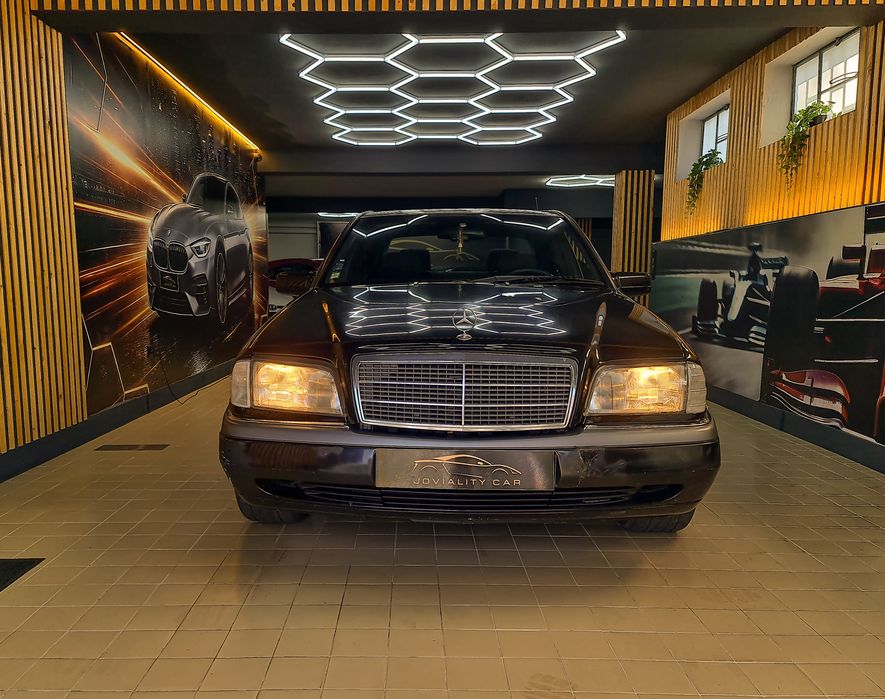 Mercedes-Benz C180