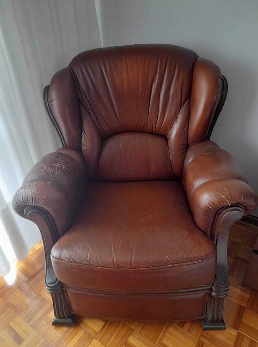 Vendo sofás em cabedal