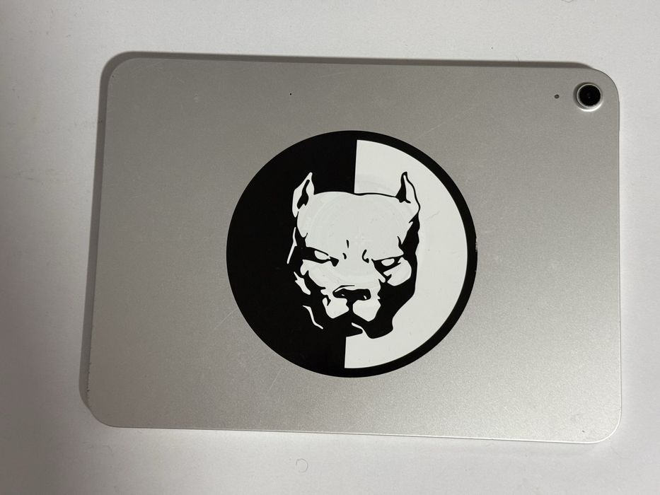 Продаю айпад, кого цікавить пишіть !