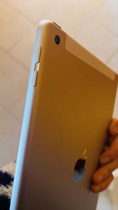 Ipad 5ª geração 128Gb com Entrada para SIM