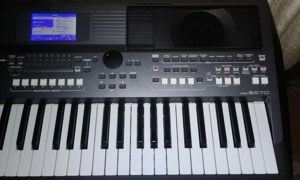 Продам синтезатор Yаmaha PSR S 670