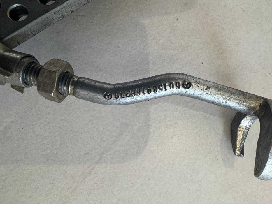 Kit de ferramentas específico para substituição da junta de cauda das válvulas sem remoção do cabeçote original da Mercedes-Benz