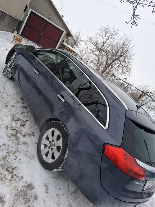 Продам гарний та комфортний автомобіль оpel insignia