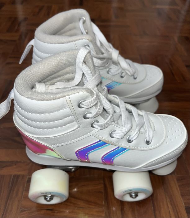 Patins de Quatro Rodas com Proteções - Criança