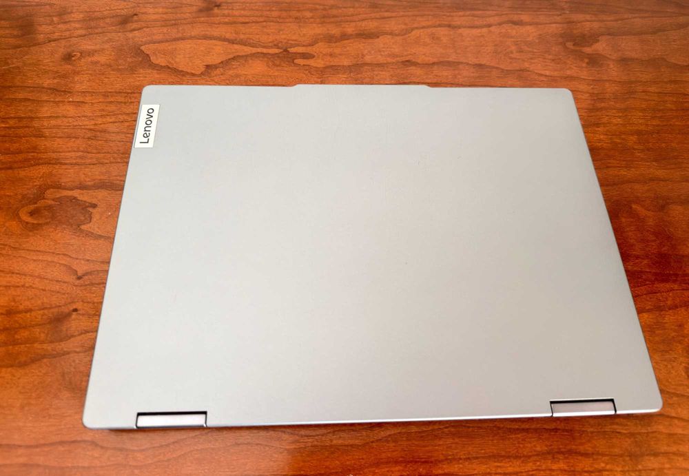 Lenovo IdeaPad 5 Hibrido|LCD Tactil|Ryzen 5-8645HS|16G|512G|Radeon 2Gb