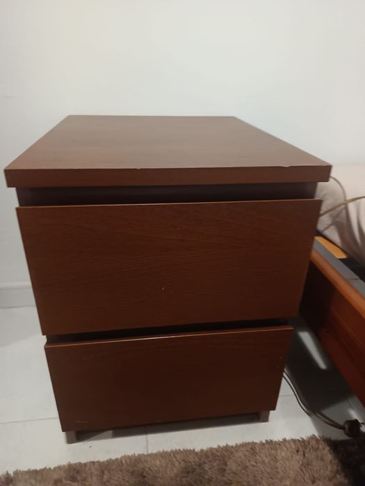 Mesa de cabeceira IKEA