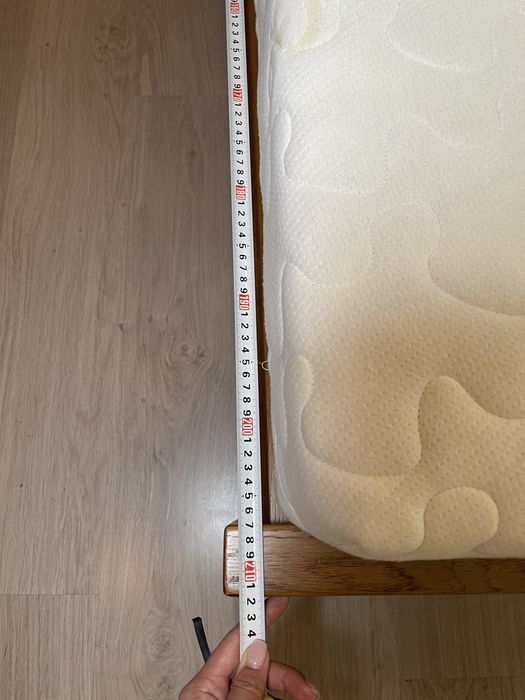 Продається двоспальне деревʼяне ліжко з тумбами і матрасом!