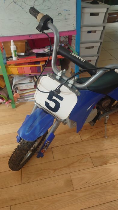 Электробайк Razor MX350 детский, новая литиевая батарея + шлем