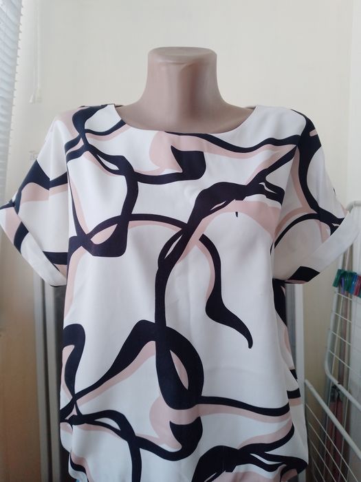 Блузки жіночі розмір L-XL ,стан ідеальний