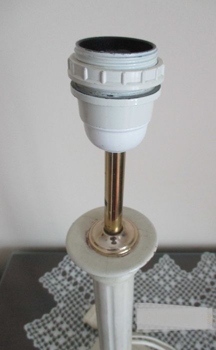 Pé de Candeeiro de Mesa em Louça