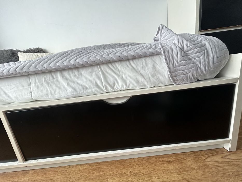 Uma Cama com Arrumação + 2 Gavetões Grandes | Bom Estado | 1 colchão