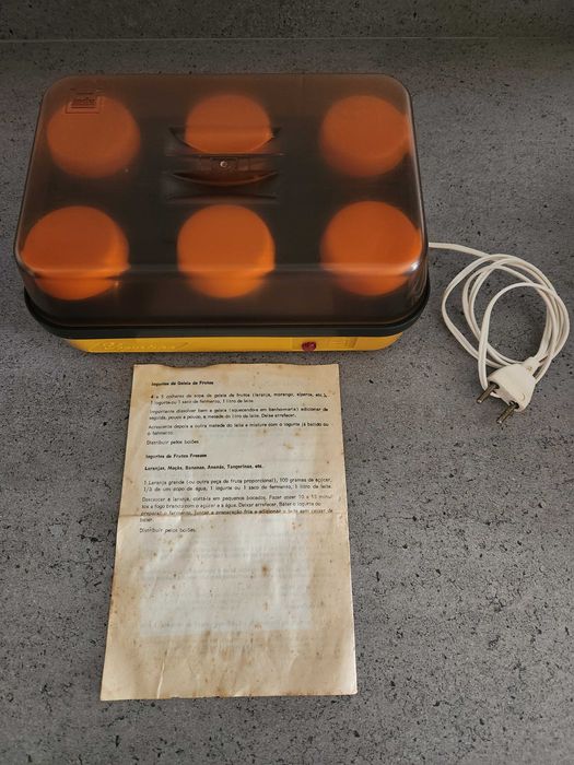 Iogurteira antiga, como nova.