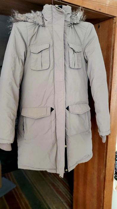 Пуховик жіночий теплий! В дуже гарному стані.