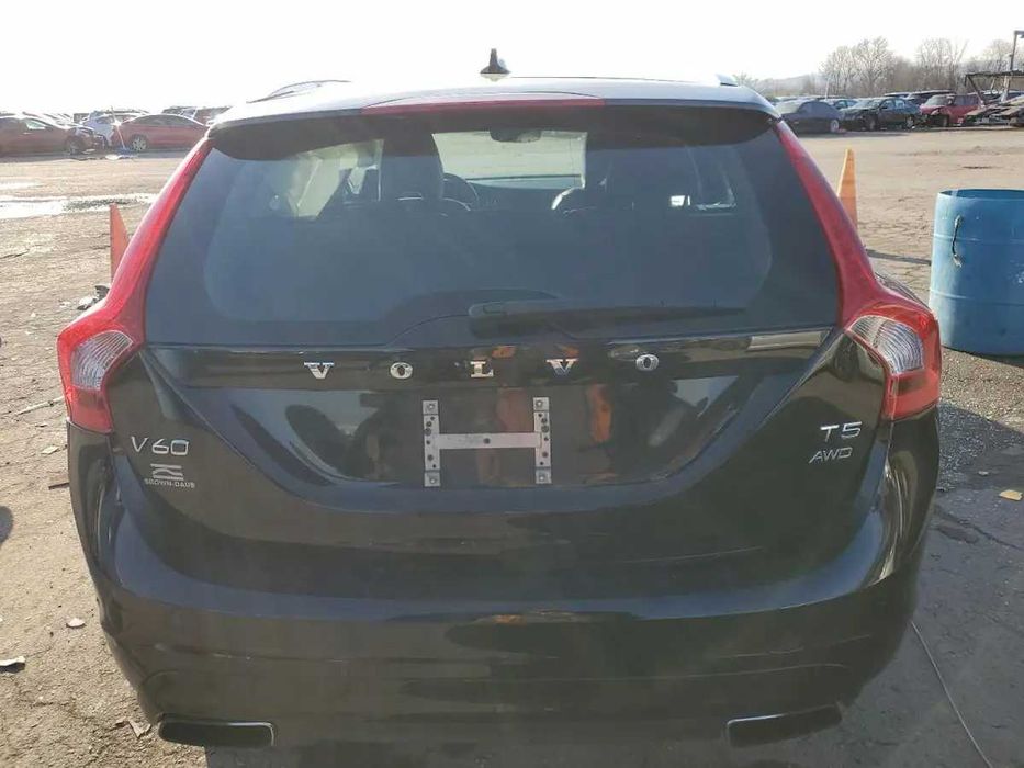 Капот та інше Volvo V60 розборка