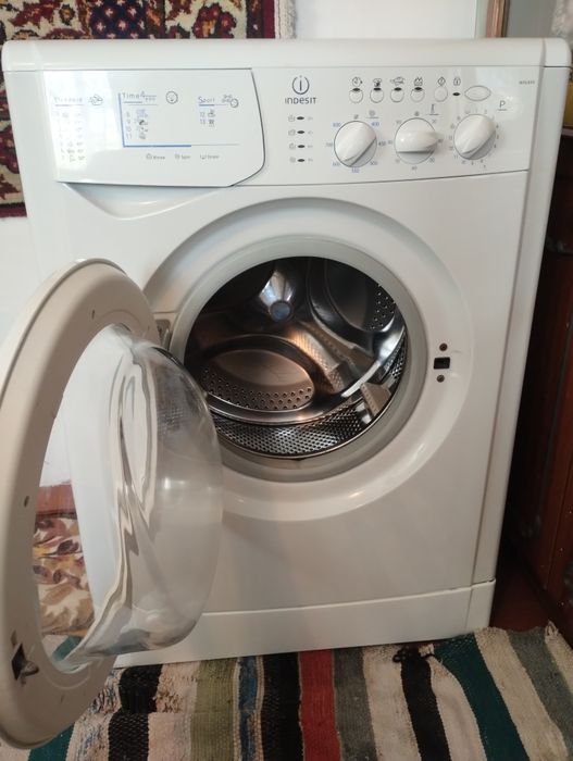 Пральна машинка Indesit