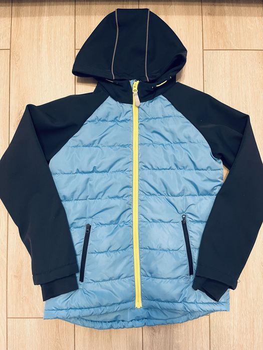 Демісизонна куртка з легким утепленням .