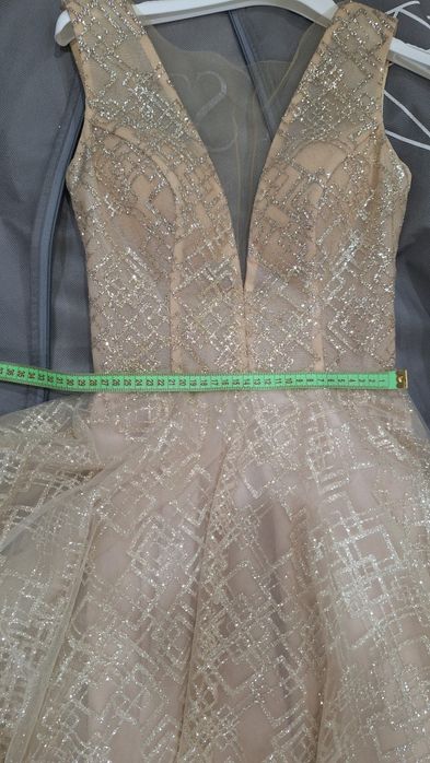 Продаю молодіжне плаття