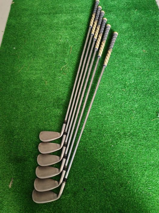 Conjunto ferros TaylorMade Burner XD