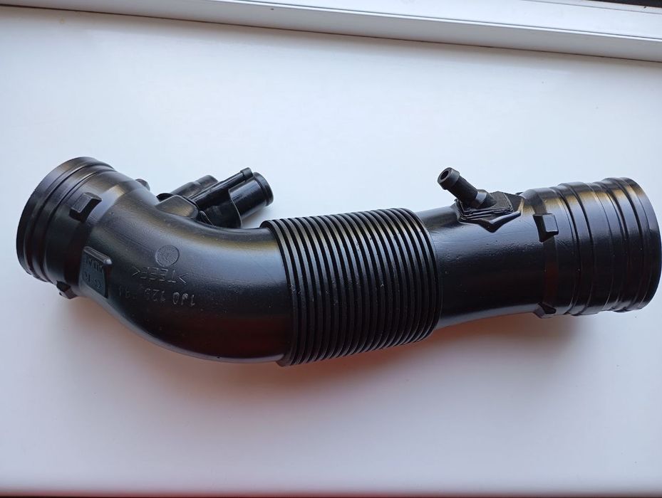 Volkswagen Skoda патрубок