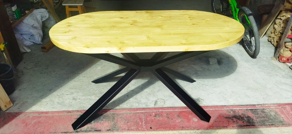 Стіл у стилі лофт